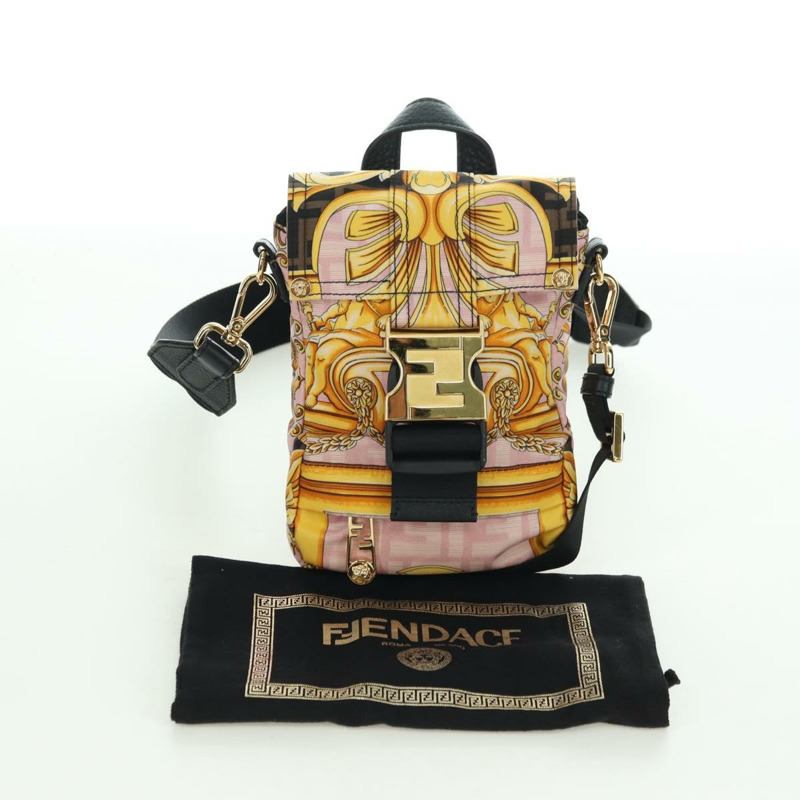 【日本直送】FENDI Zucca 帆布 FENDACE 包 VERSACE 合作粉紅色正品 YKZ1364M-11