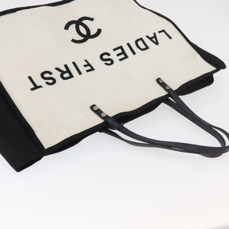 【日本直送】香奈兒女士First帆布手提包 白色 銀色 CC 認證 YKZ1356A-6