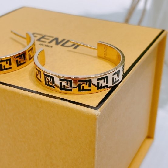 TK2029	Fendi 芬迪FF字圓形耳環 FF Logo Circle Earrings Black-1