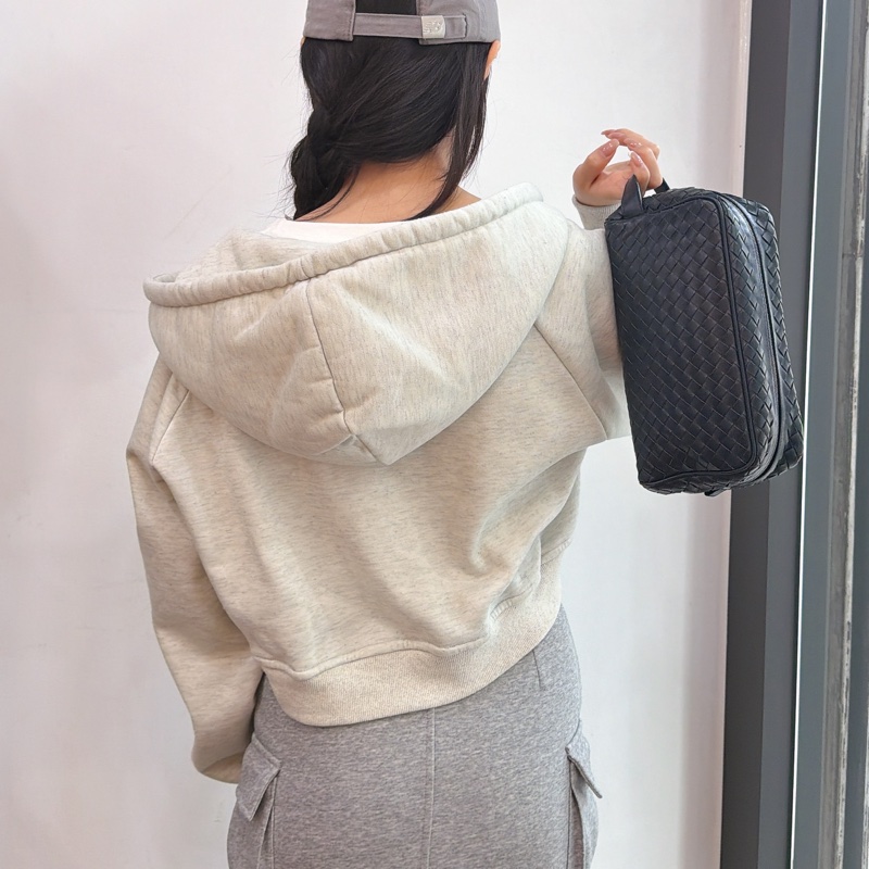 莉亞精品♡方型拉鏈手拿包深藍 二手美包-1