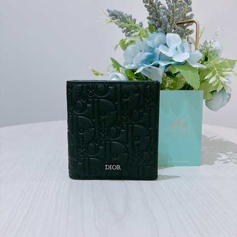 TK2028	Dior 迪奧男仕暗花紋兩摺銀包 Vertical Bifold Wallet Gravity Calfskin Black