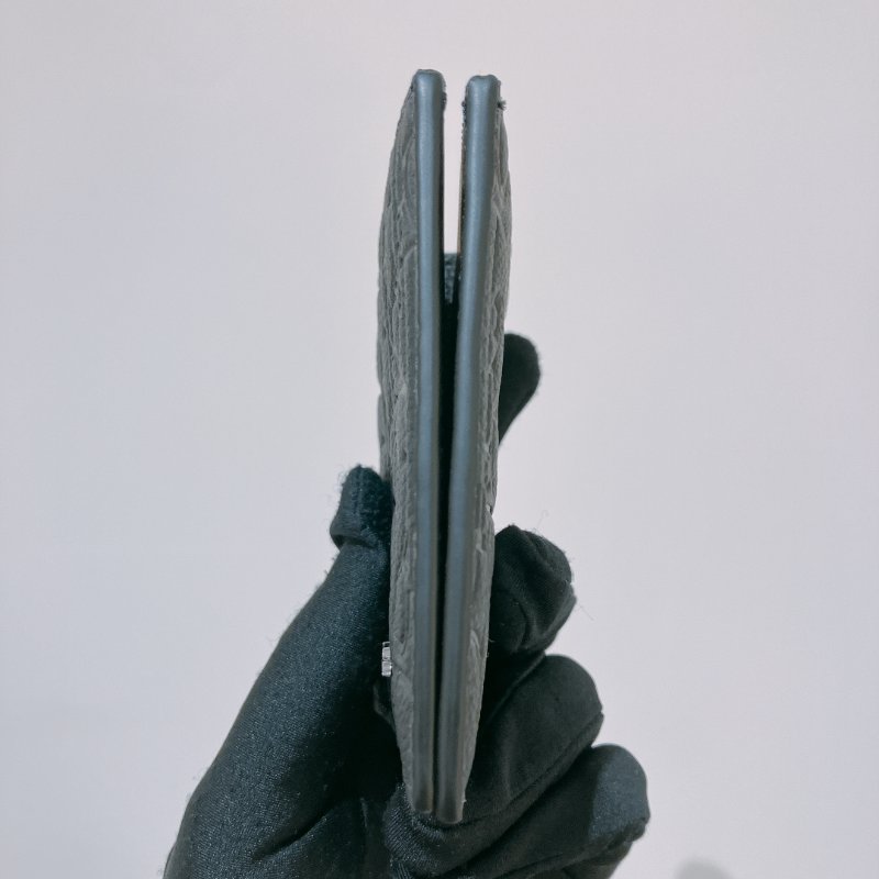 TK2028	Dior 迪奧男仕暗花紋兩摺銀包 Vertical Bifold Wallet Gravity Calfskin Black-3