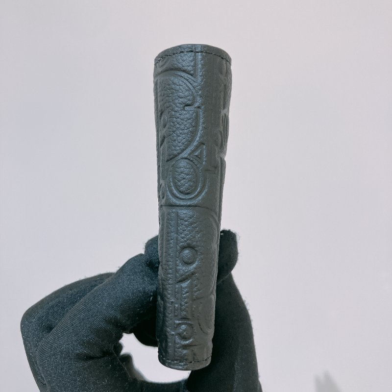 TK2028	Dior 迪奧男仕暗花紋兩摺銀包 Vertical Bifold Wallet Gravity Calfskin Black-5