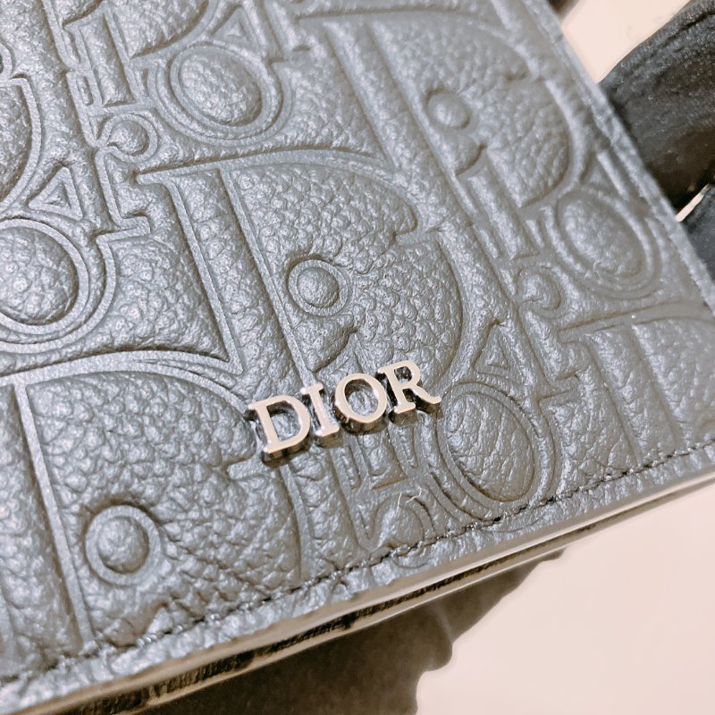 TK2028	Dior 迪奧男仕暗花紋兩摺銀包 Vertical Bifold Wallet Gravity Calfskin Black-6