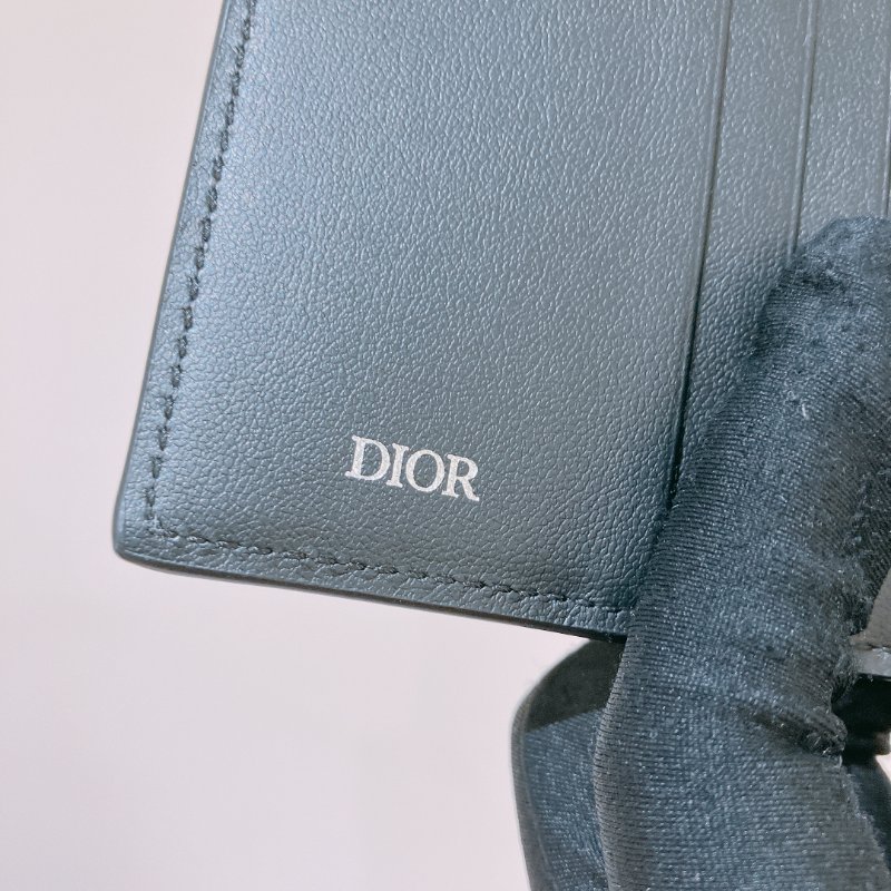 TK2028	Dior 迪奧男仕暗花紋兩摺銀包 Vertical Bifold Wallet Gravity Calfskin Black-8