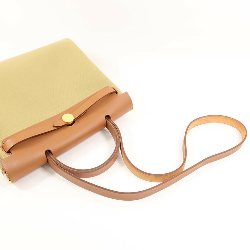 HERMES 帆布Herbag PM肩背袋Poussiere/Fauve-10