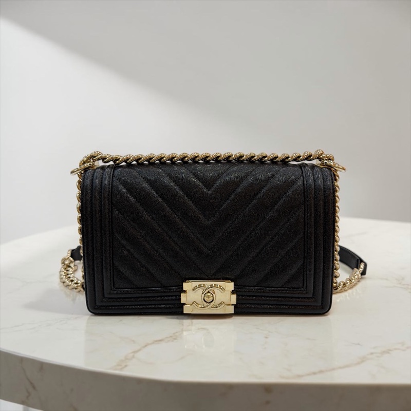 莉亞精品♡Chanel Boy25 山型紋黑淡金-0