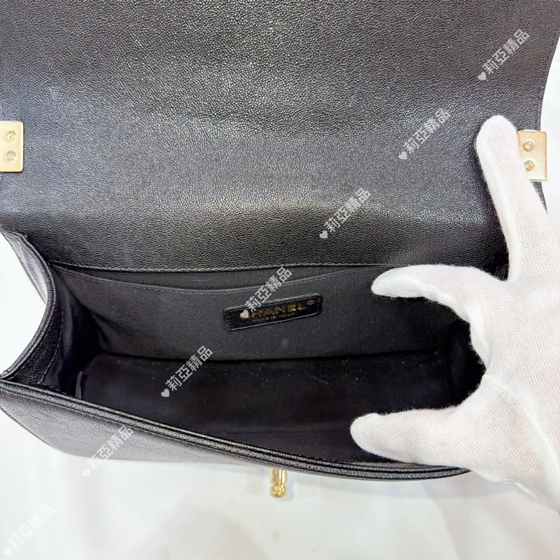 莉亞精品♡Chanel Boy25 山型紋黑淡金-9