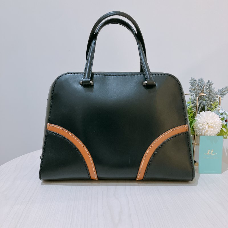 TK2018	Prada 普提拉硬皮肩帶包包 Shoulder Bag Black X Brown Calfskin-1