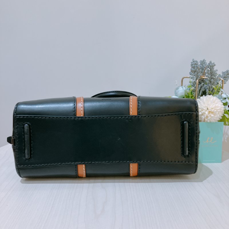 TK2018	Prada 普提拉硬皮肩帶包包 Shoulder Bag Black X Brown Calfskin-4