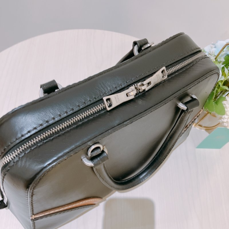 TK2018	Prada 普提拉硬皮肩帶包包 Shoulder Bag Black X Brown Calfskin-9