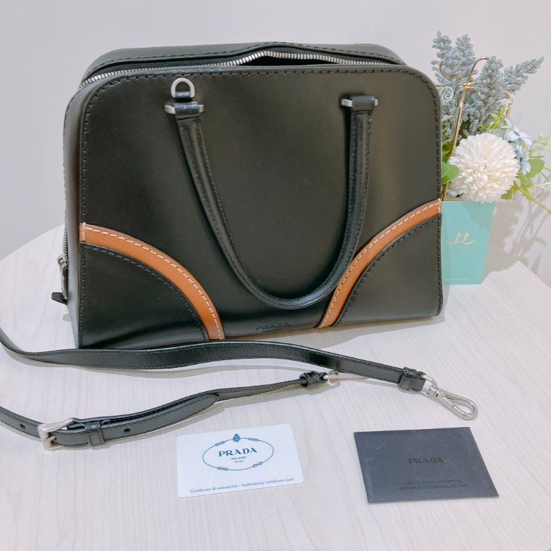 TK2018	Prada 普提拉硬皮肩帶包包 Shoulder Bag Black X Brown Calfskin-20