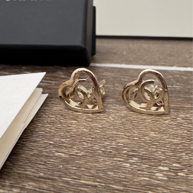 近全新CHANEL 香奈兒夾式淡金色雙C logo爆款愛心耳環耳夾-5