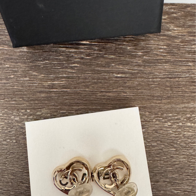 近全新CHANEL 香奈兒夾式淡金色雙C logo爆款愛心耳環耳夾-7