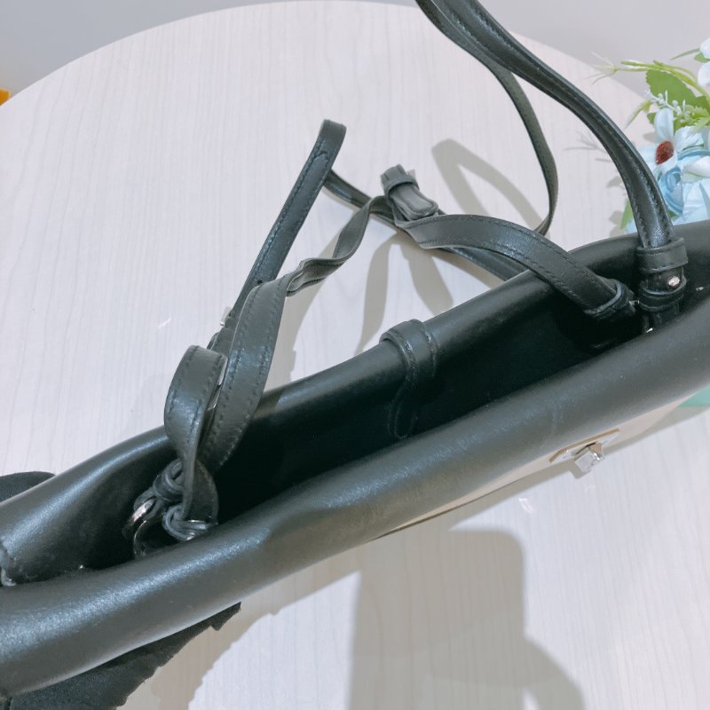 TK2019	Prada 普提拉肩帶包包 30cm Shoulder Bag Black X Nude Calfskin-3