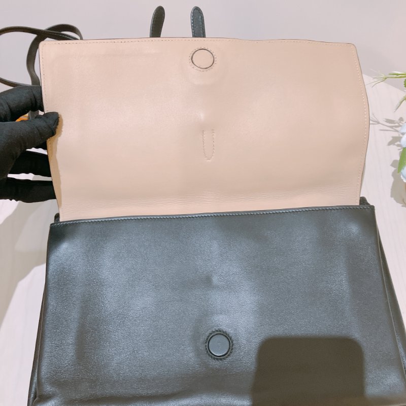 TK2019	Prada 普提拉肩帶包包 30cm Shoulder Bag Black X Nude Calfskin-13