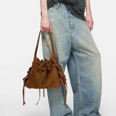 Acne Studios 女士 MULTIPOCKET 水桶包均碼碼26.5cm*15cm*25cm