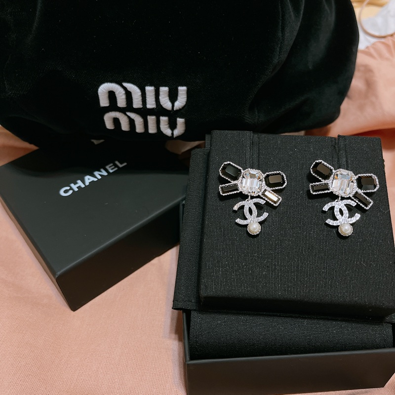 Chanel 蝴蝶結🎀方鑽珍珠耳環（針）-2