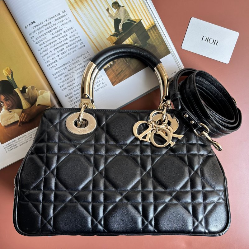 Jisoo 同款 ::Christian Dior::Lady 95.22 Lady Dior 黛妃包 黑色中型籐格紋手提包斜背包 肩背包-0