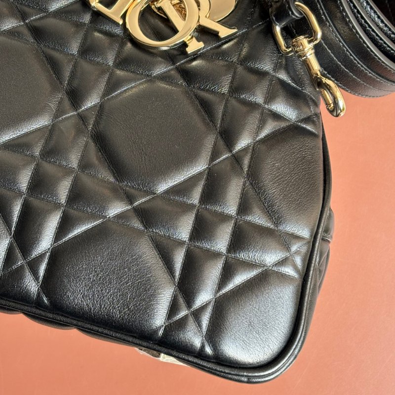 Jisoo 同款 ::Christian Dior::Lady 95.22 Lady Dior 黛妃包 黑色中型籐格紋手提包斜背包 肩背包-7