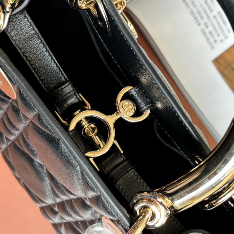 Jisoo 同款 ::Christian Dior::Lady 95.22 Lady Dior 黛妃包 黑色中型籐格紋手提包斜背包 肩背包-11