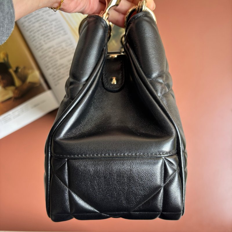 Jisoo 同款 ::Christian Dior::Lady 95.22 Lady Dior 黛妃包 黑色中型籐格紋手提包斜背包 肩背包-13