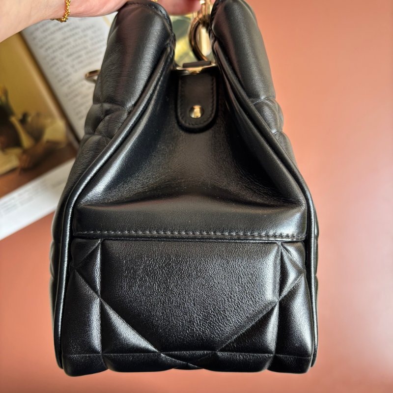 Jisoo 同款 ::Christian Dior::Lady 95.22 Lady Dior 黛妃包 黑色中型籐格紋手提包斜背包 肩背包-14