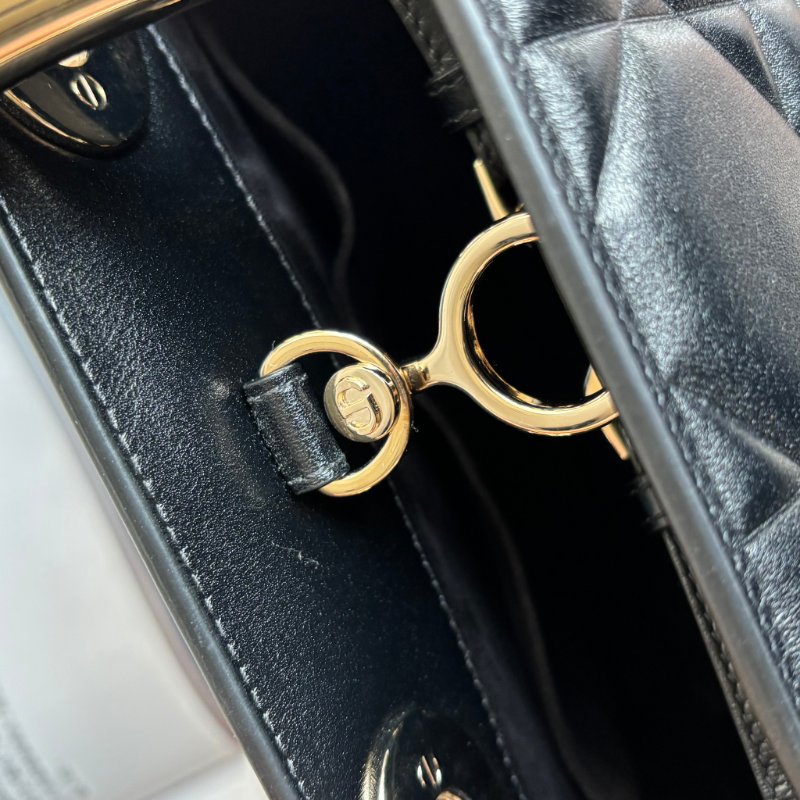 Jisoo 同款 ::Christian Dior::Lady 95.22 Lady Dior 黛妃包 黑色中型籐格紋手提包斜背包 肩背包-16
