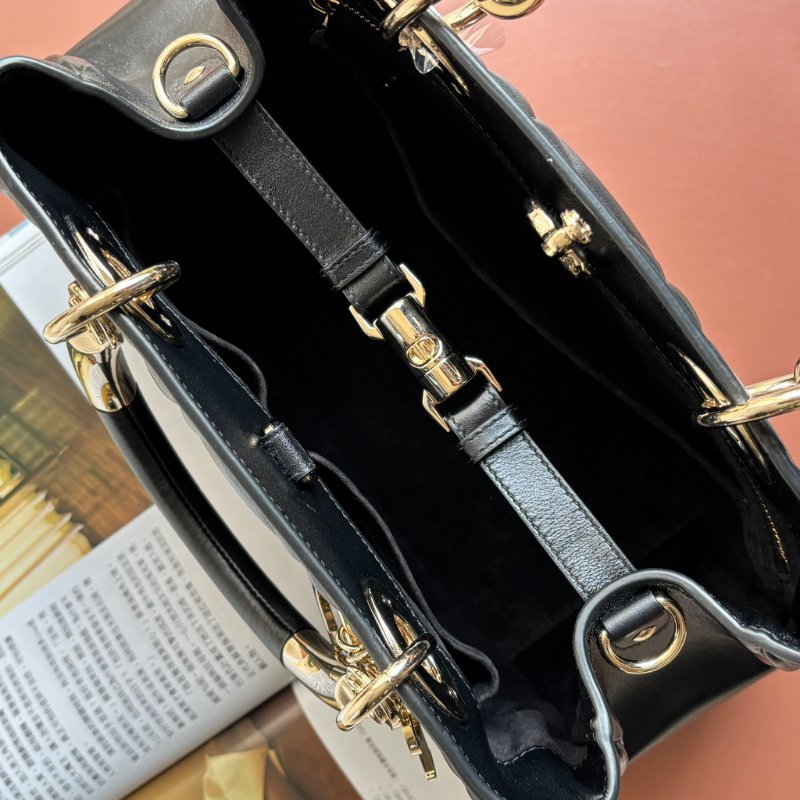 Jisoo 同款 ::Christian Dior::Lady 95.22 Lady Dior 黛妃包 黑色中型籐格紋手提包斜背包 肩背包-17