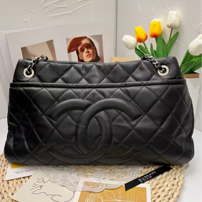 Chanel Caviar Leather Tote-6