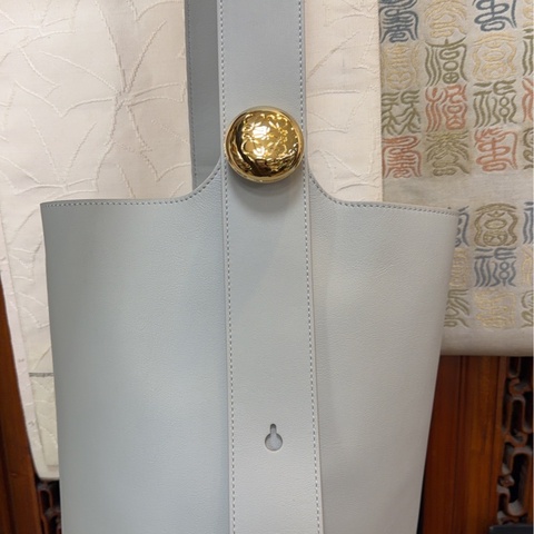 Loewe pebble medium 灰藍