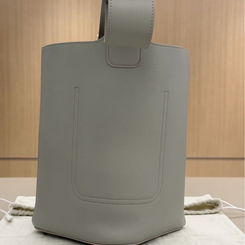 Loewe pebble medium 灰藍-6