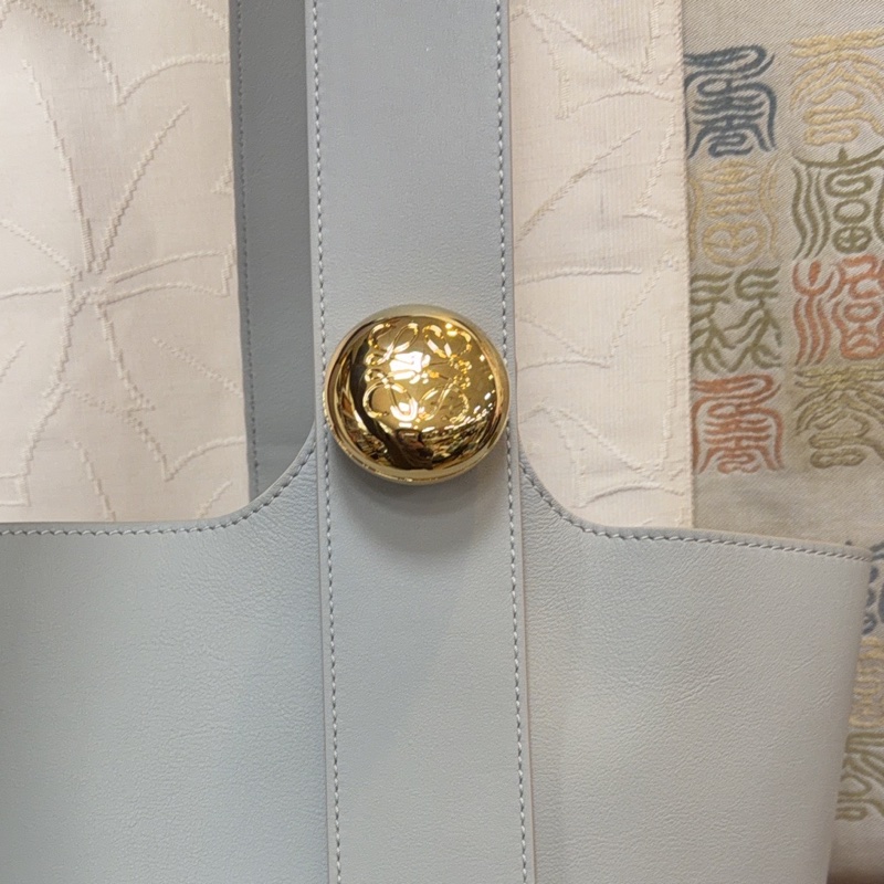 Loewe pebble medium 灰藍-9