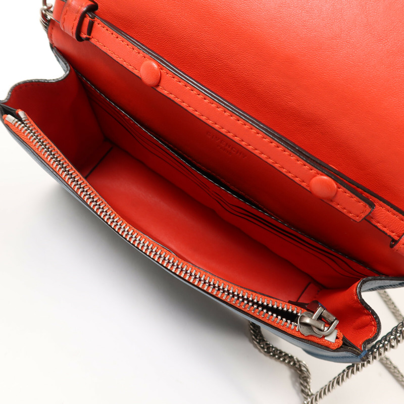 GIVENCHY 牛皮皮革Chain Shoulder鏈帶肩背袋-4