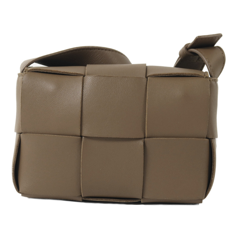 BOTTEGA VENETA 羊皮皮革Candy Cassette肩背袋-1