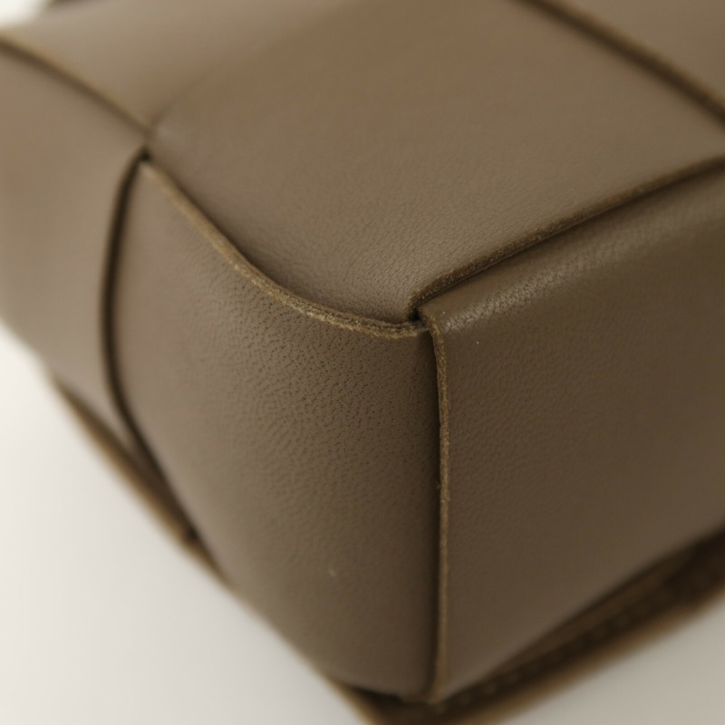 BOTTEGA VENETA 羊皮皮革Candy Cassette肩背袋-11