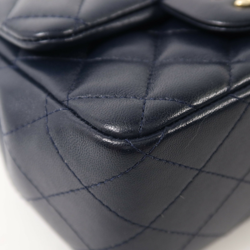 CHANEL 羊皮皮革Mini Classic 17鏈帶肩背袋-11