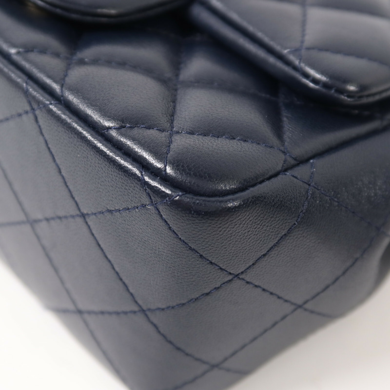 CHANEL 羊皮皮革Mini Classic 17鏈帶肩背袋-12