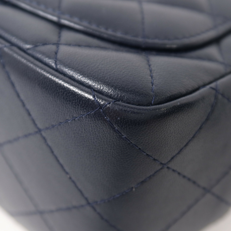 CHANEL 羊皮皮革Mini Classic 17鏈帶肩背袋-14