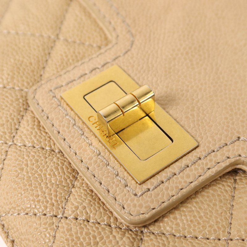 CHANEL 牛皮皮革2.55鏈帶肩背袋-10