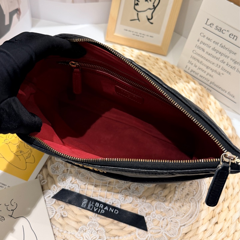 Chanel 19 菱格小羊皮手拿包-3