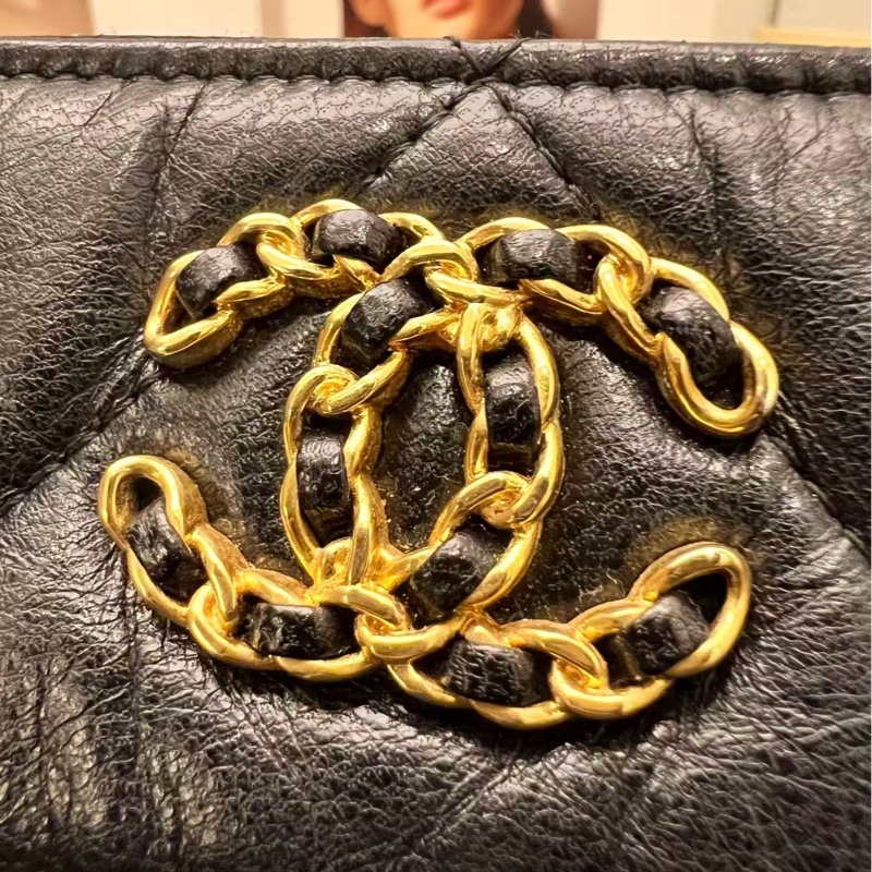 Chanel 19 菱格小羊皮手拿包-17