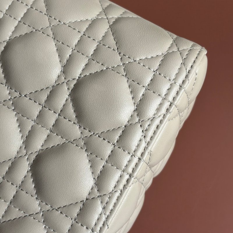 ::Christian Dior:: Lady Dior 淺駝米色 Cannage 5x5籐格紋羊皮黛妃包 手提包 斜背包-3