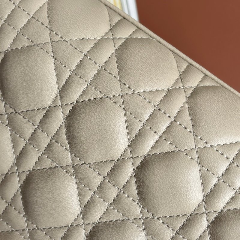 ::Christian Dior:: Lady Dior 淺駝米色 Cannage 5x5籐格紋羊皮黛妃包 手提包 斜背包-4