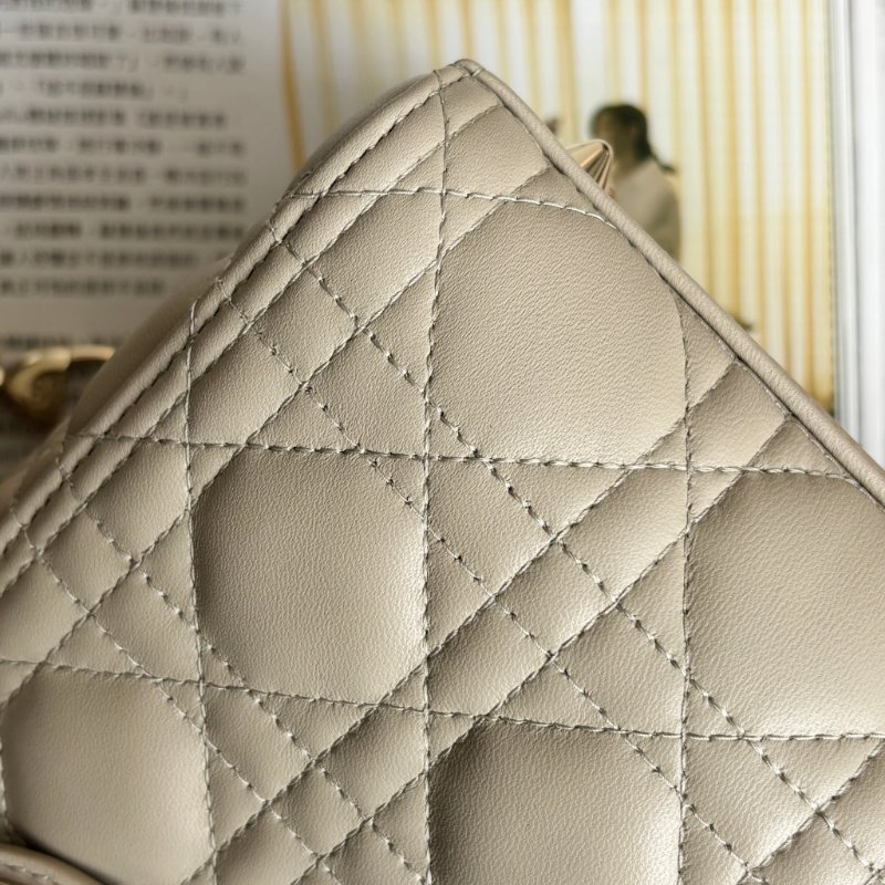 ::Christian Dior:: Lady Dior 淺駝米色 Cannage 5x5籐格紋羊皮黛妃包 手提包 斜背包-5