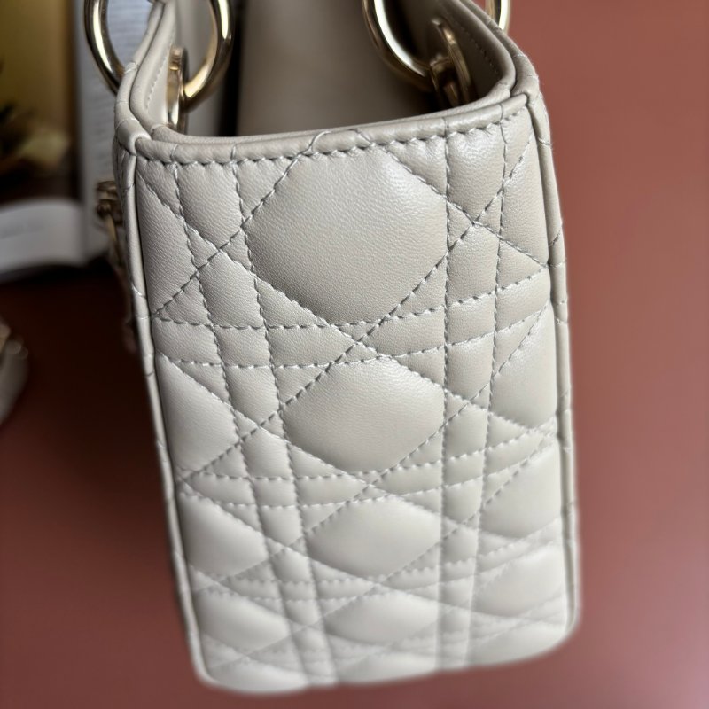 ::Christian Dior:: Lady Dior 淺駝米色 Cannage 5x5籐格紋羊皮黛妃包 手提包 斜背包-19