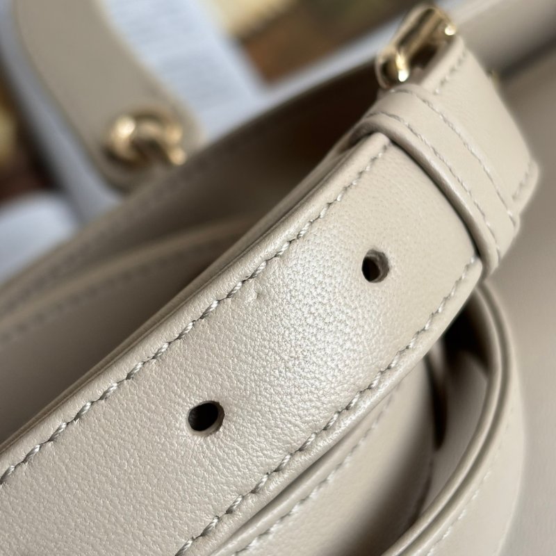 ::Christian Dior:: Lady Dior 淺駝米色 Cannage 5x5籐格紋羊皮黛妃包 手提包 斜背包-32