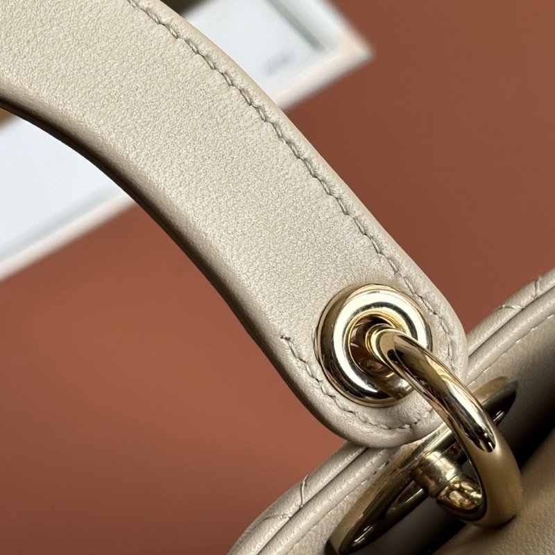 ::Christian Dior:: Lady Dior 淺駝米色 Cannage 5x5籐格紋羊皮黛妃包 手提包 斜背包-41