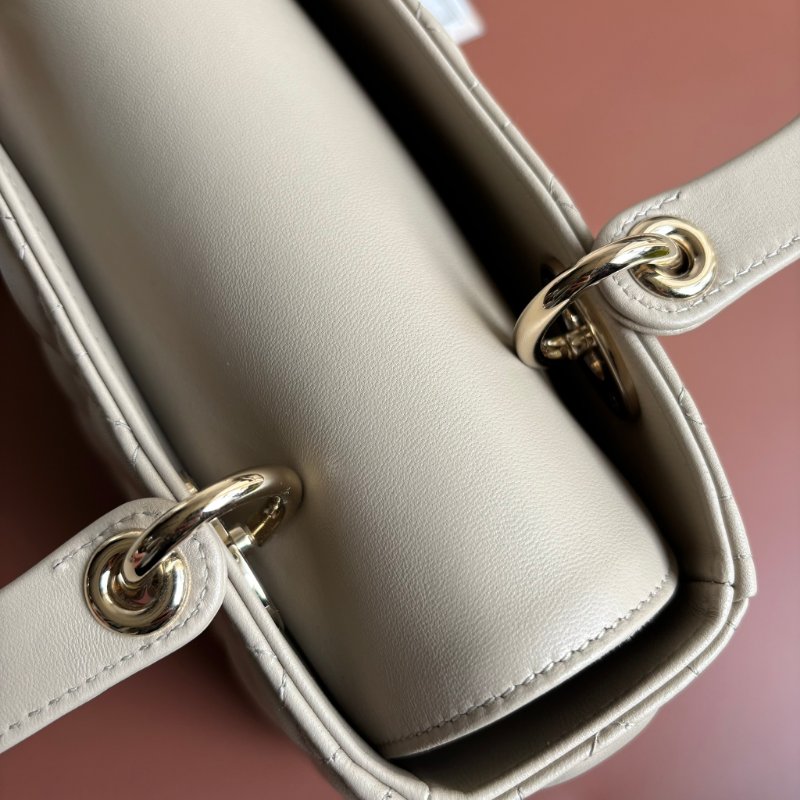 ::Christian Dior:: Lady Dior 淺駝米色 Cannage 5x5籐格紋羊皮黛妃包 手提包 斜背包-44