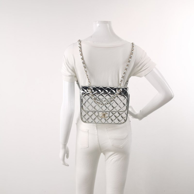 Chanel 羊皮純色菱格絎縫雙C釦子母包雙肩包-1